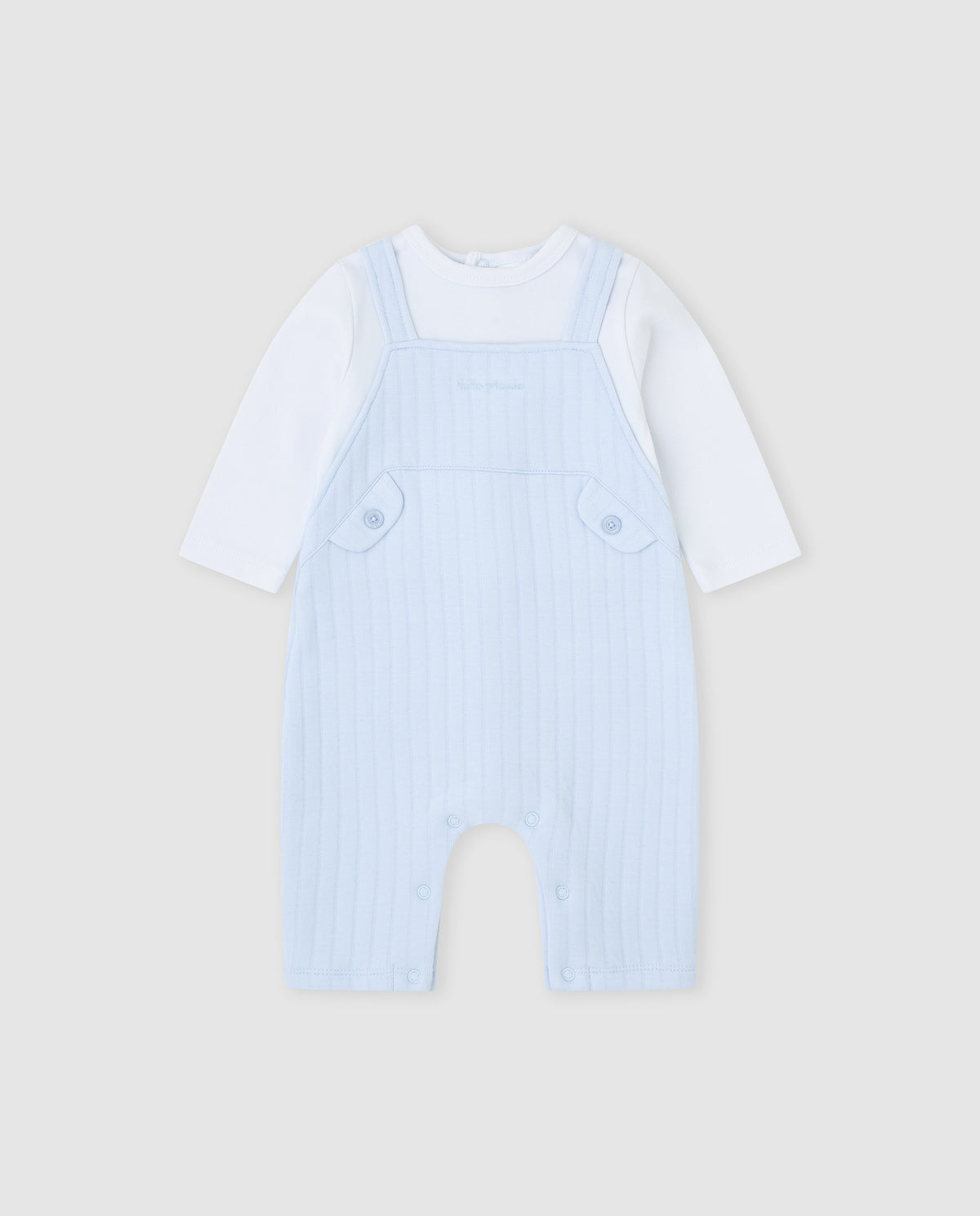 Tutto Piccolo lichtblauw baby tuinpak jongens voorkant - gestreepte structuur met decoratieve zakjes en verstelbare bandjes