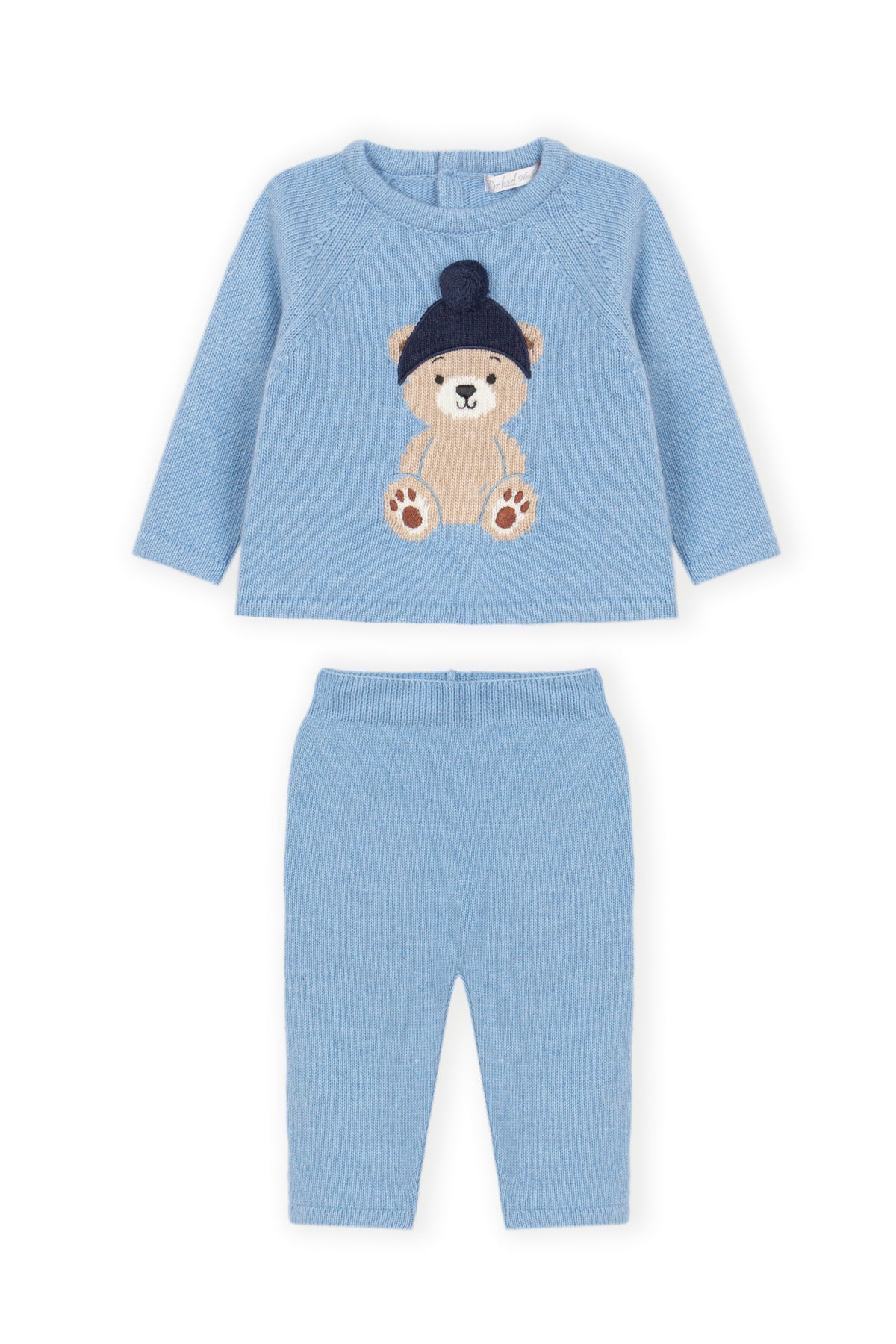 Gebreid babypakje lichtblauw teddybeer truitje en broekje – vooraanzicht
