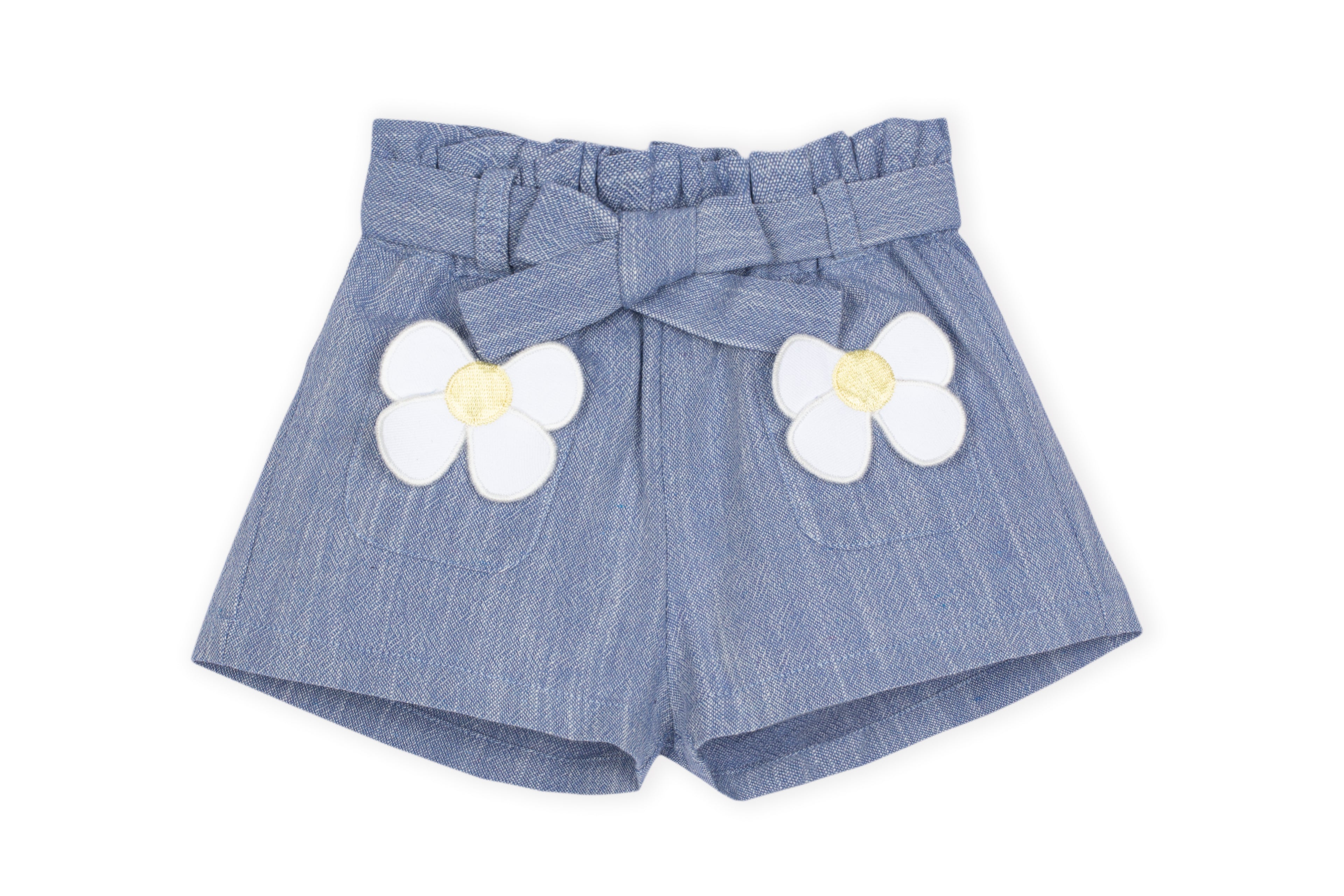 Top + korte broek madeliefje