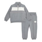 Grijze 2-delige joggingset van Mitch & Son, half-zip sweater met wit kleurblok en bijpassende joggingbroek met logo patch, art. MS26506