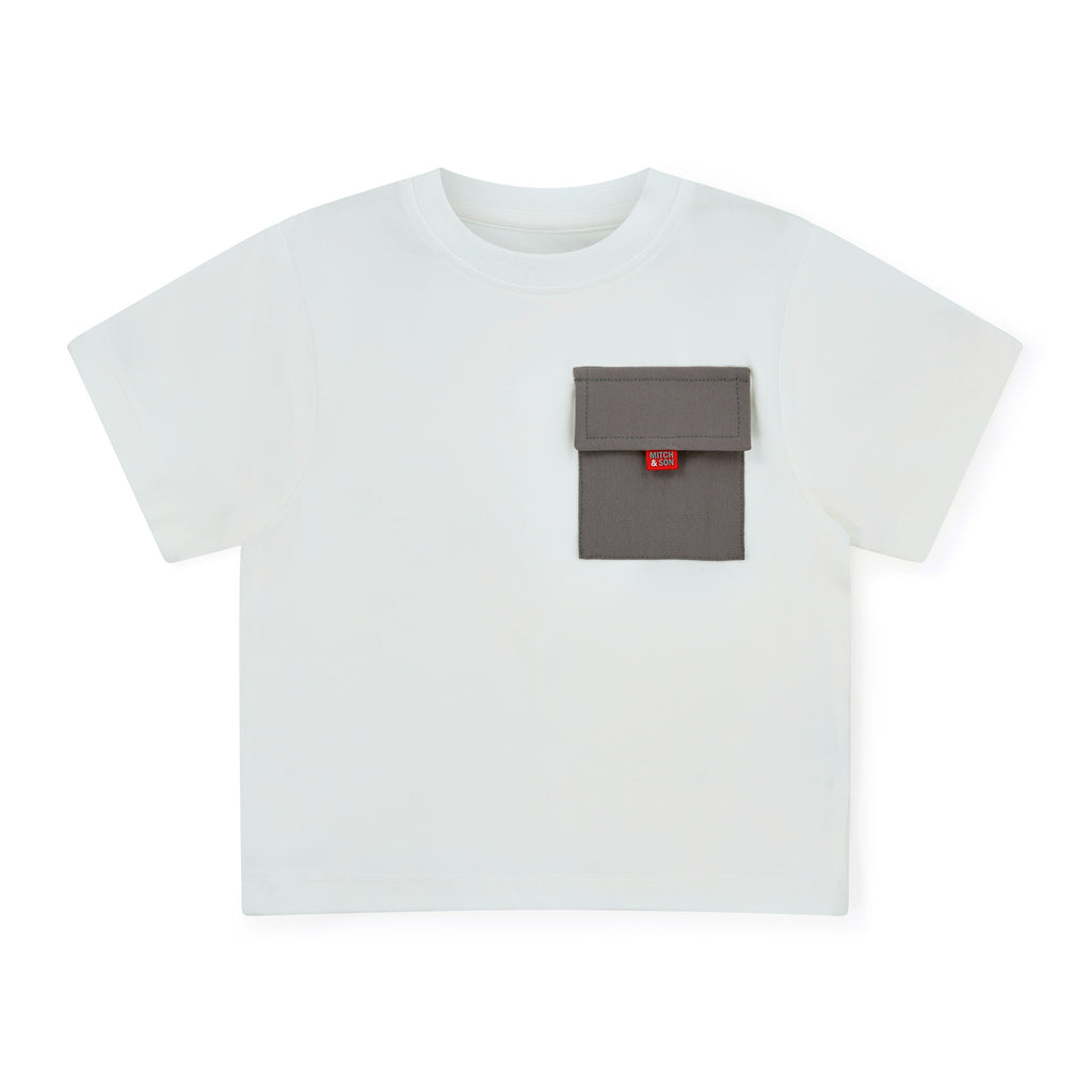 Mitch & Son T-Shirt Tony Wit Voorkant – Grijze Cargo-pocket & Rood Label | Art. MS26515